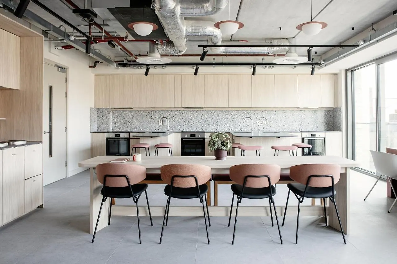 Niche Living - Dun Laoghaire Dublin 0*,  Irland